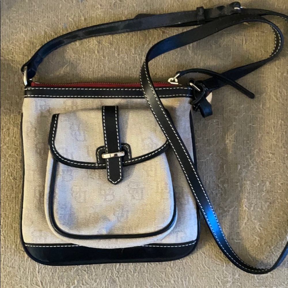 Small Dooney and Burke purse